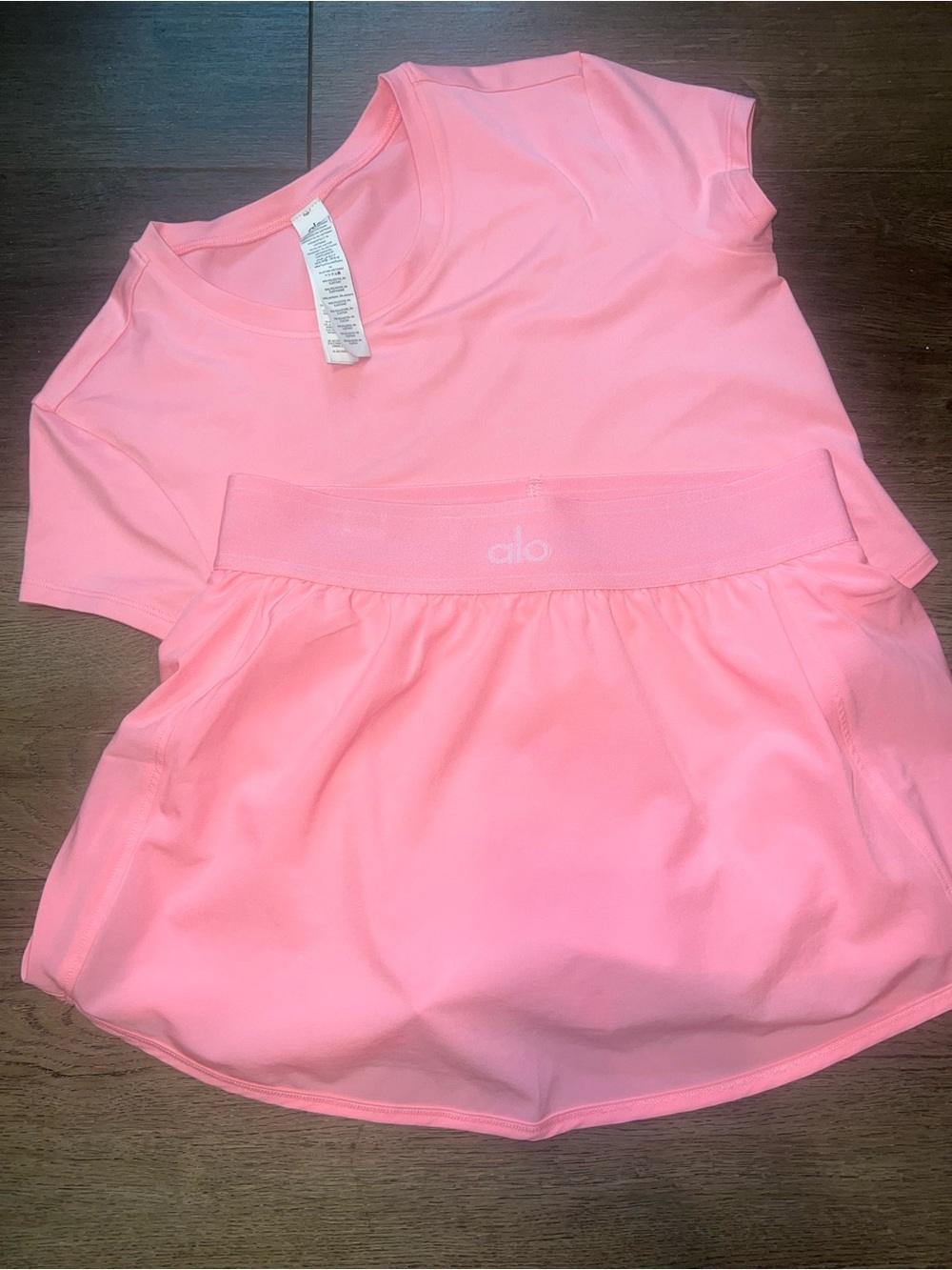ALO Yoga Match Point skirt and top set NEON BUBBLEGUM HARD TO FIND SMALL - Picture 6 of 9